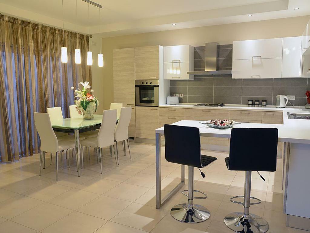 Tas-Sellum Residence Mellieħa Exteriör bild